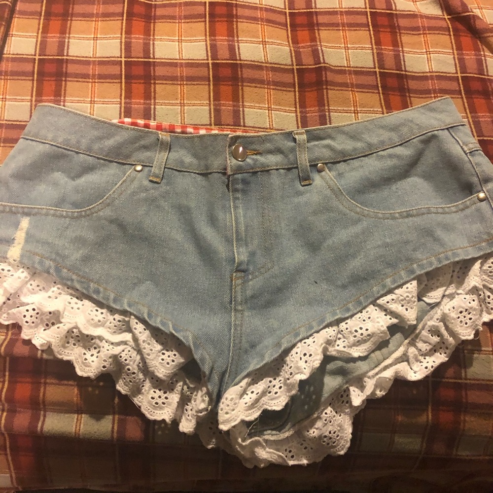 Sugar Thrillz’s Eye Candy Ruffle Shorts